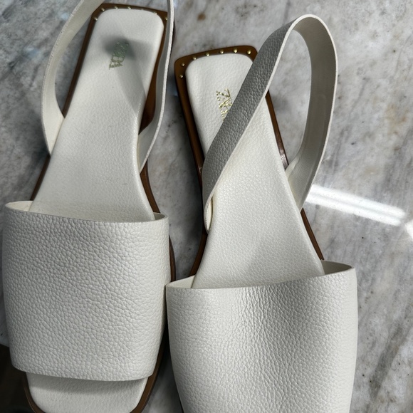 Zara Cream Sandals - Picture 3 of 5